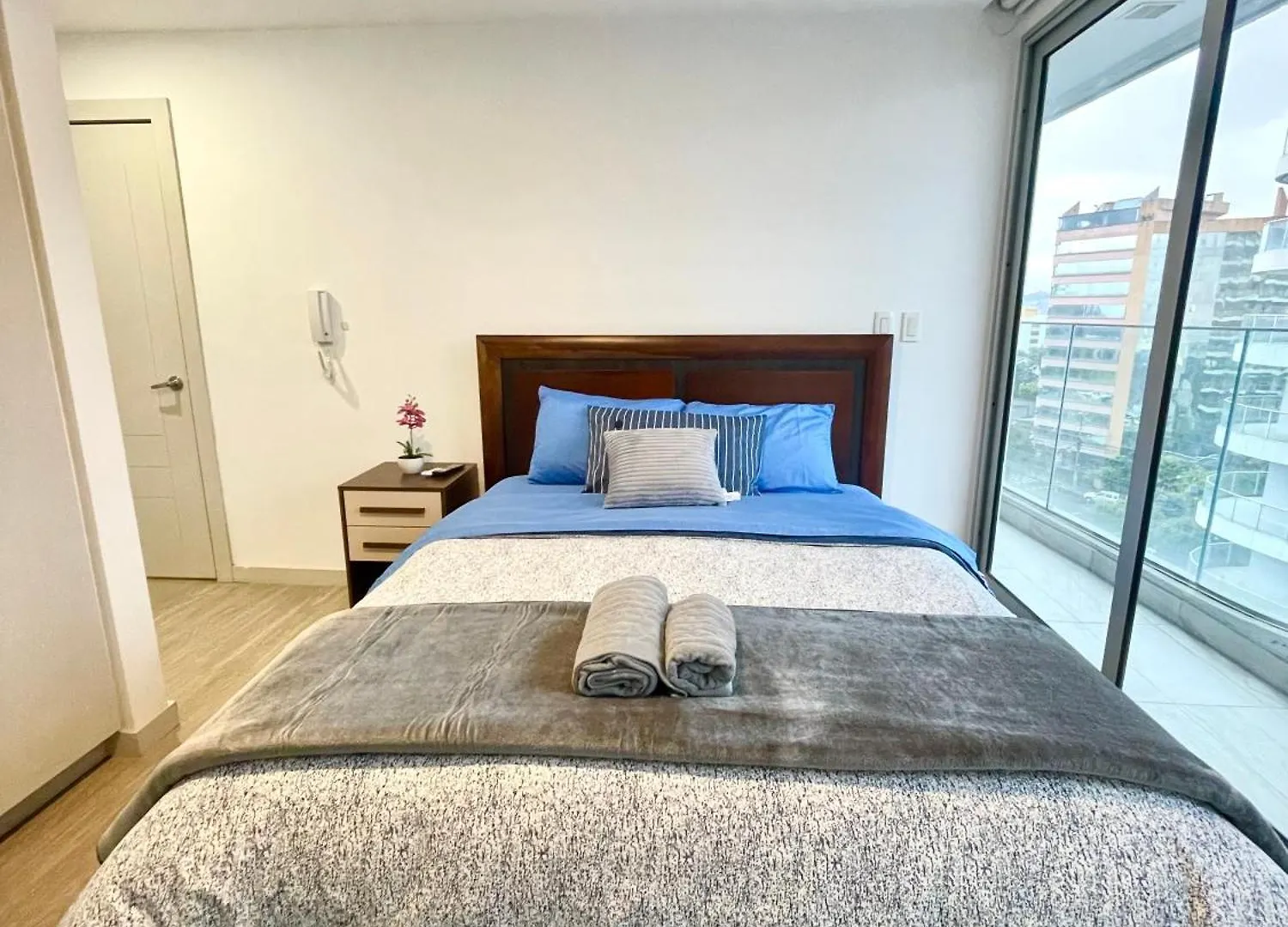 Appartamento Departamento En La Gonzalez Suarez Quito 0*,